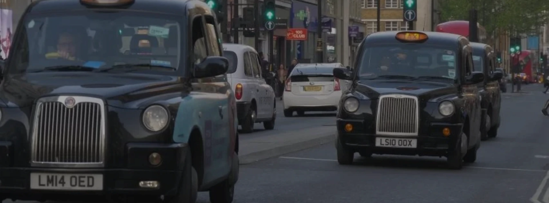 Taxi from The City to Gatwick Airport Transfer