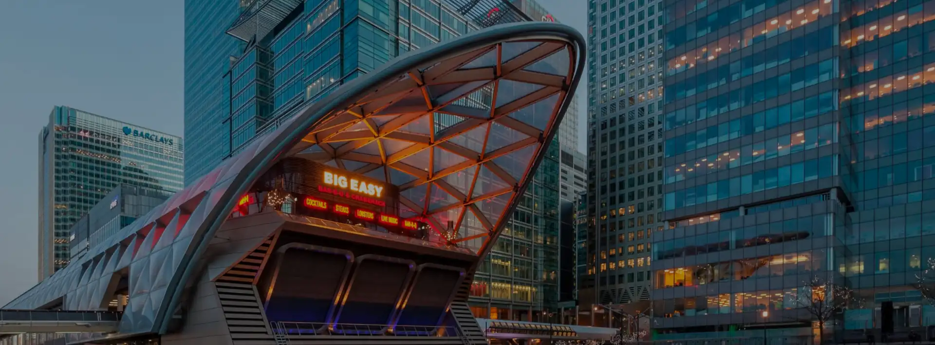 Taxi from Canary Wharf to Gatwick Airport