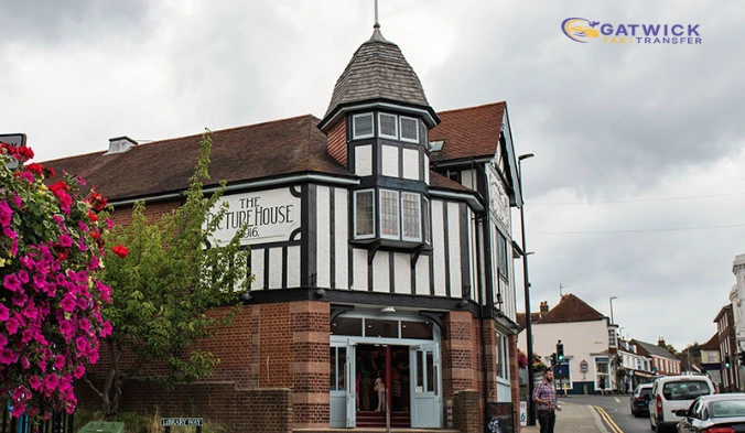 taxi from Uckfield to gatwick