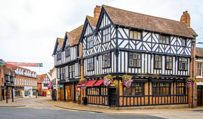 Taxi from Stratford-upon-Avon to Heathrow Airport - Gatwick Taxi Transfer