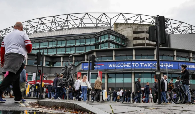 Taxi from Twickenham to London Heathrow Airport