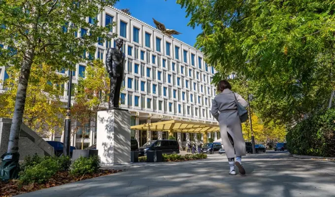 Taxi from Soho Mayfair to London Heathrow Airport