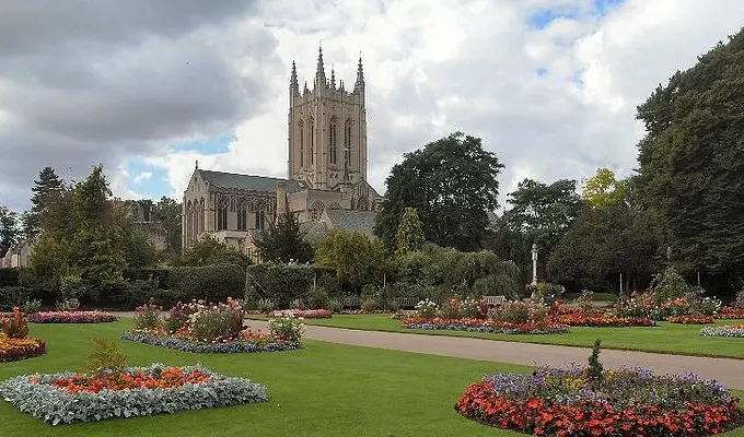 Taxi from Bury St Edmunds to Stansted Airport