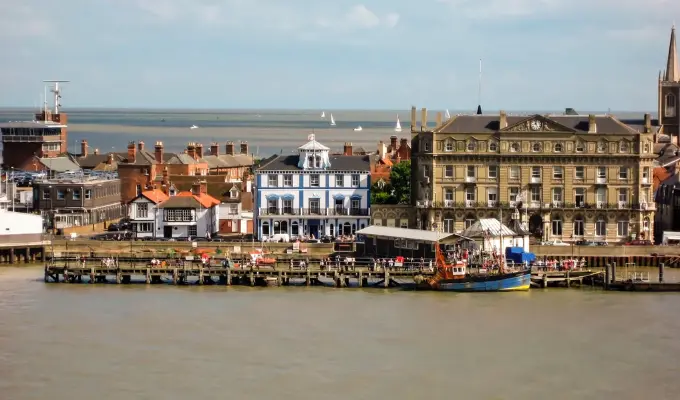 Taxi from Harwich to Stansted Airport Transfer