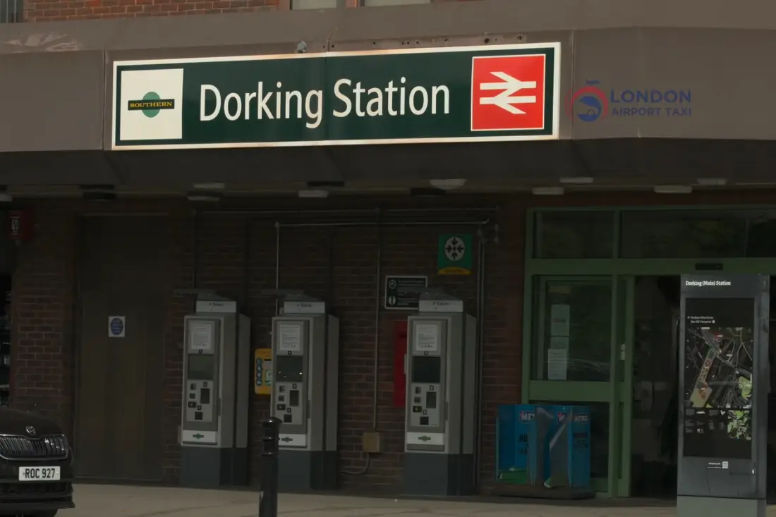 Dorking to Gatwick Airport Taxi Transfer Service