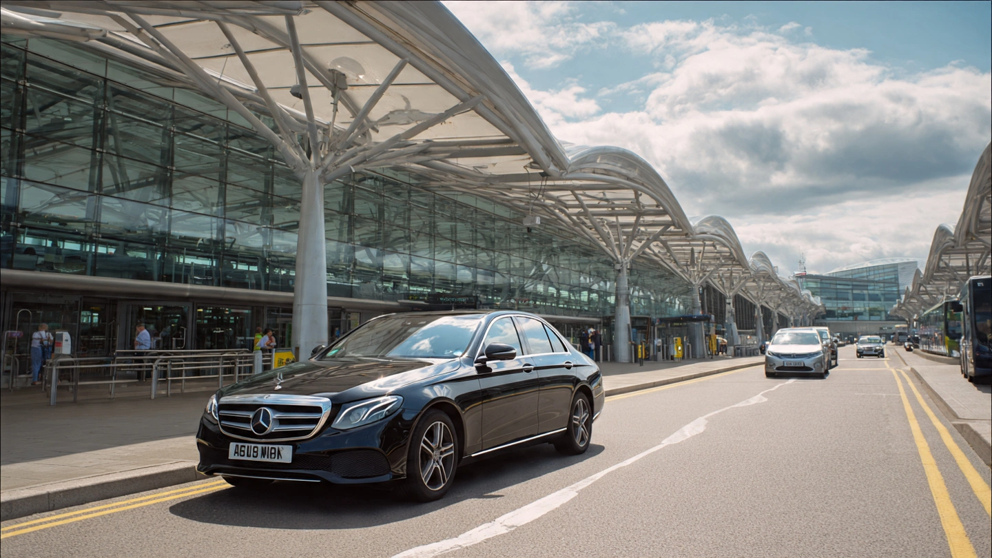 Thistle Charing Cross Hotel Taxi to Stansted Airport Service