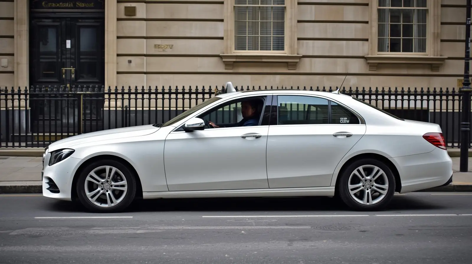 Hilton Canary Wharf Taxi Gatwick Airport Transfer