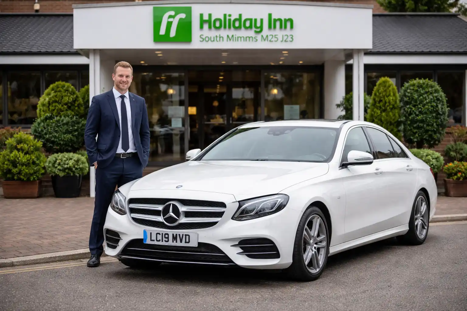 Holiday Inn South Mimms M25 J23 Taxi – Airport Transfers