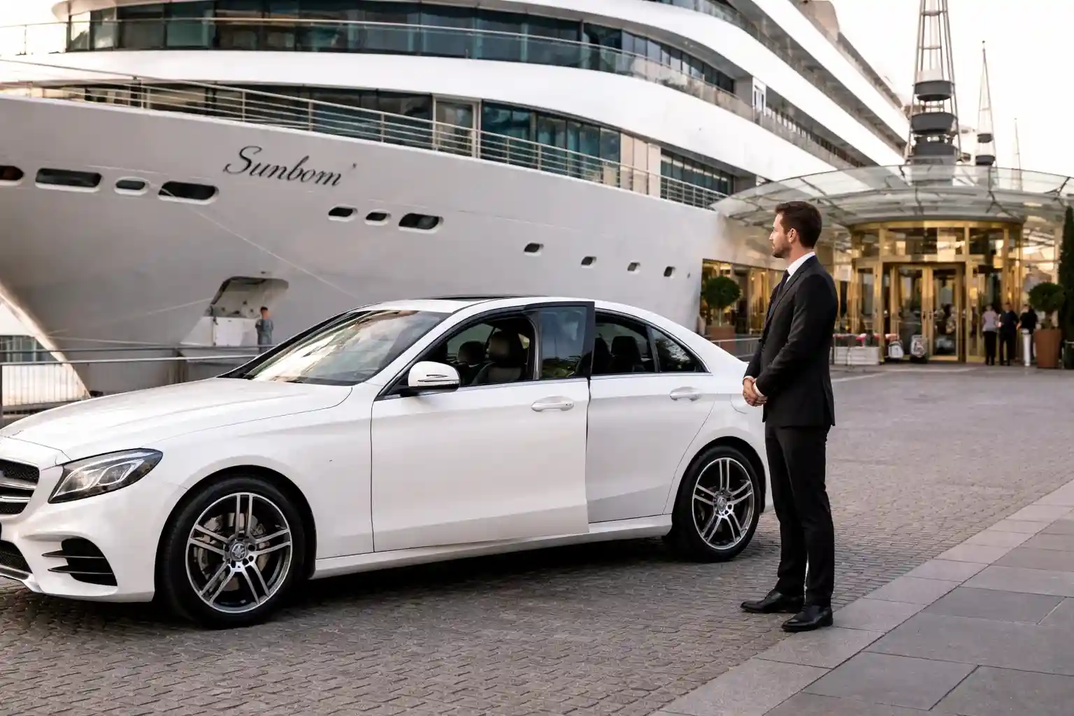 Taxi from Sunborn Yacht Hotel to Heathrow T3