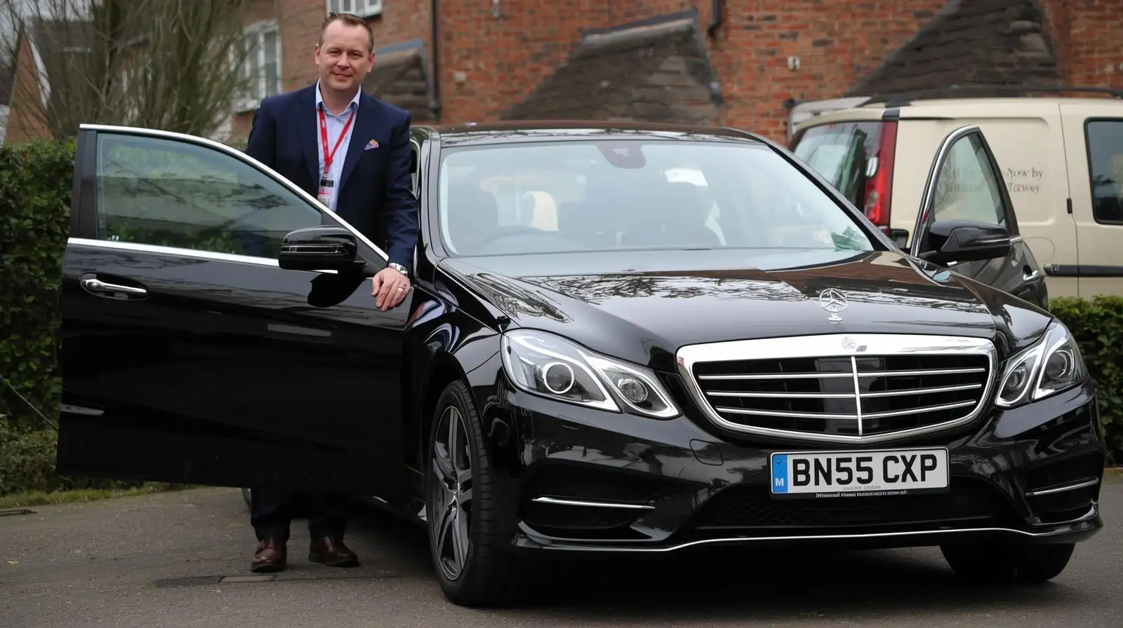 Express Gatwick Crawley Taxi to London City Airport