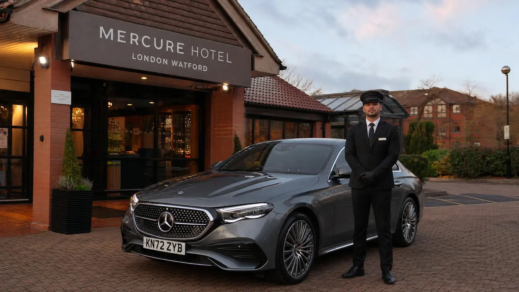 Mercure London Watford Taxi to London City Airport