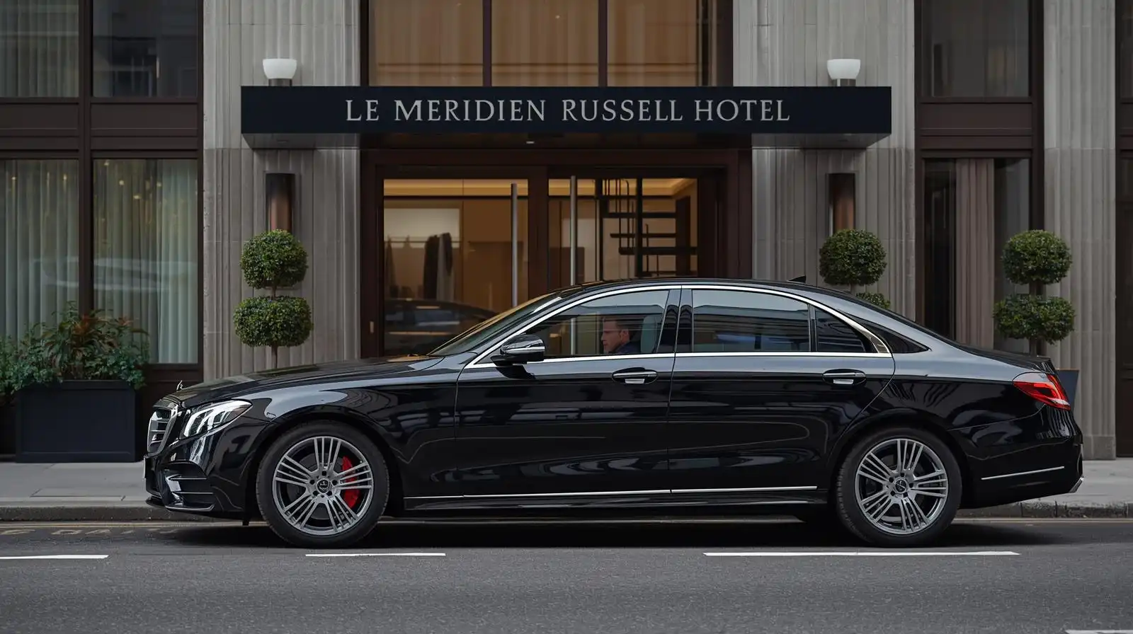 Le Meridien Russell Hotel Taxi Transfer to Luton Airport