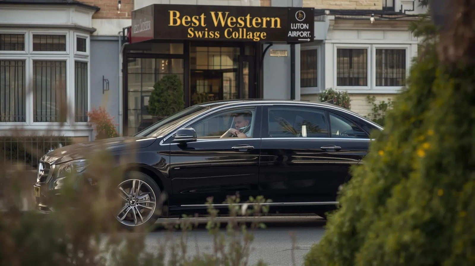 Best Western Swiss Cottage Hotel Taxi to Luton Airport