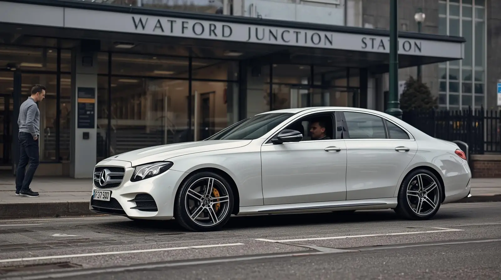 Express Watford Junction Taxi | Luton Airport Transfer