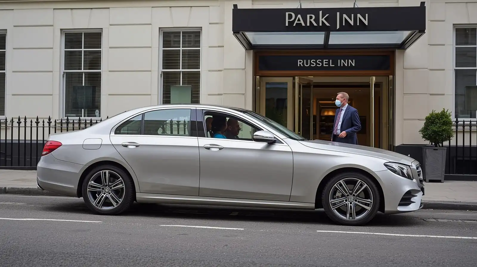 Park Inn Russell Square Taxi Transfer to Luton Airport