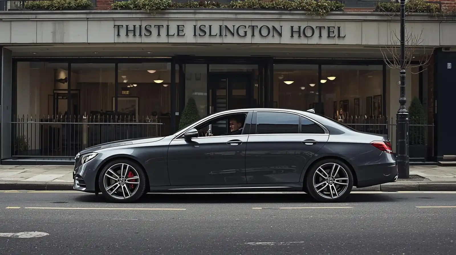 Thistle Islington Hotel Taxi Reliable Transfers to Luton Airport