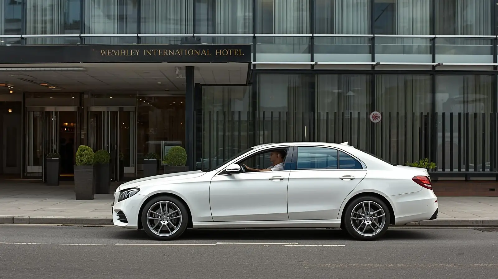 Wembley International Hotel Taxi | Luton Airport Transfer