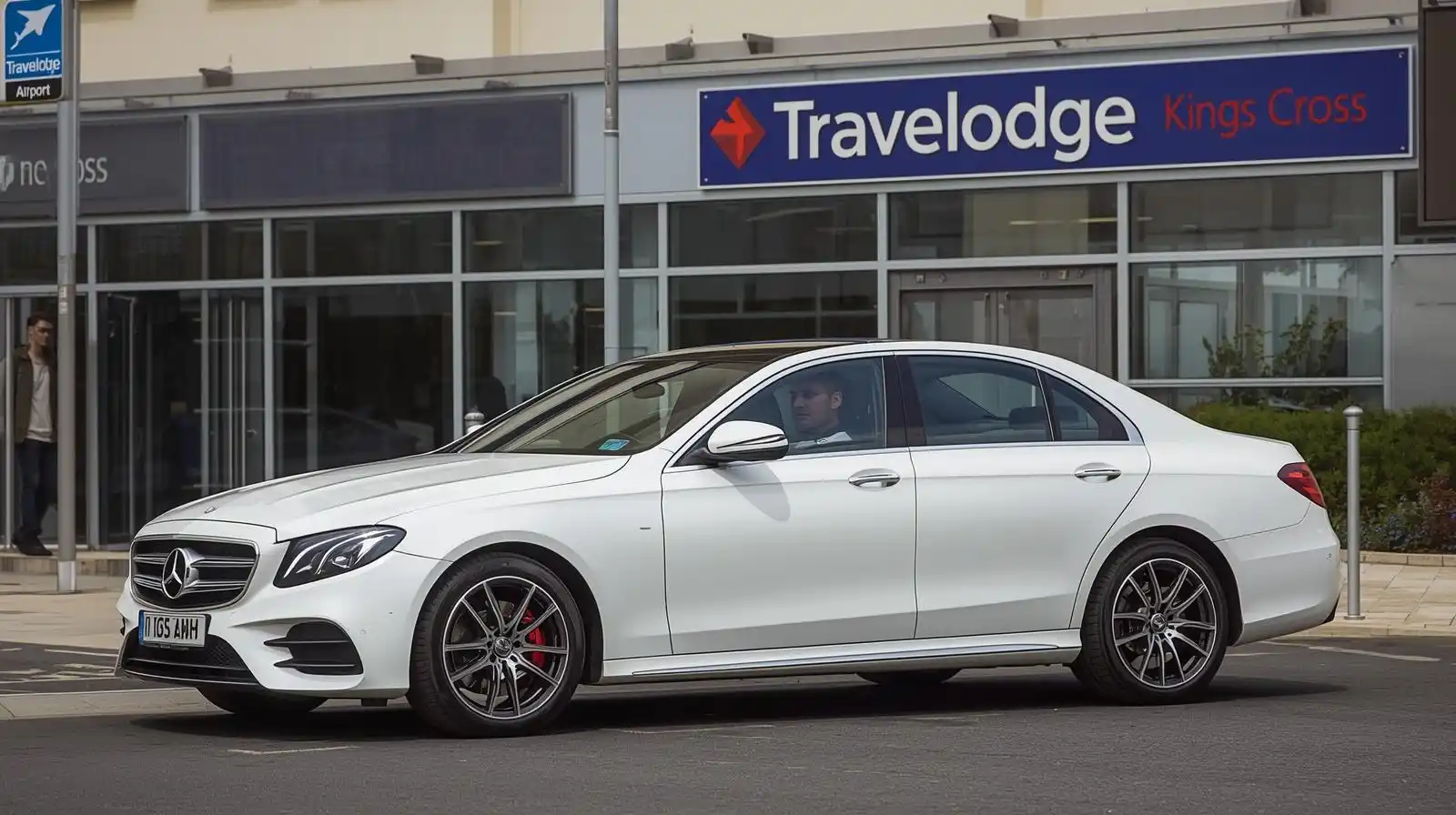 Travelodge Kings Cross Royal Scot Taxi  Luton Airport Transfers