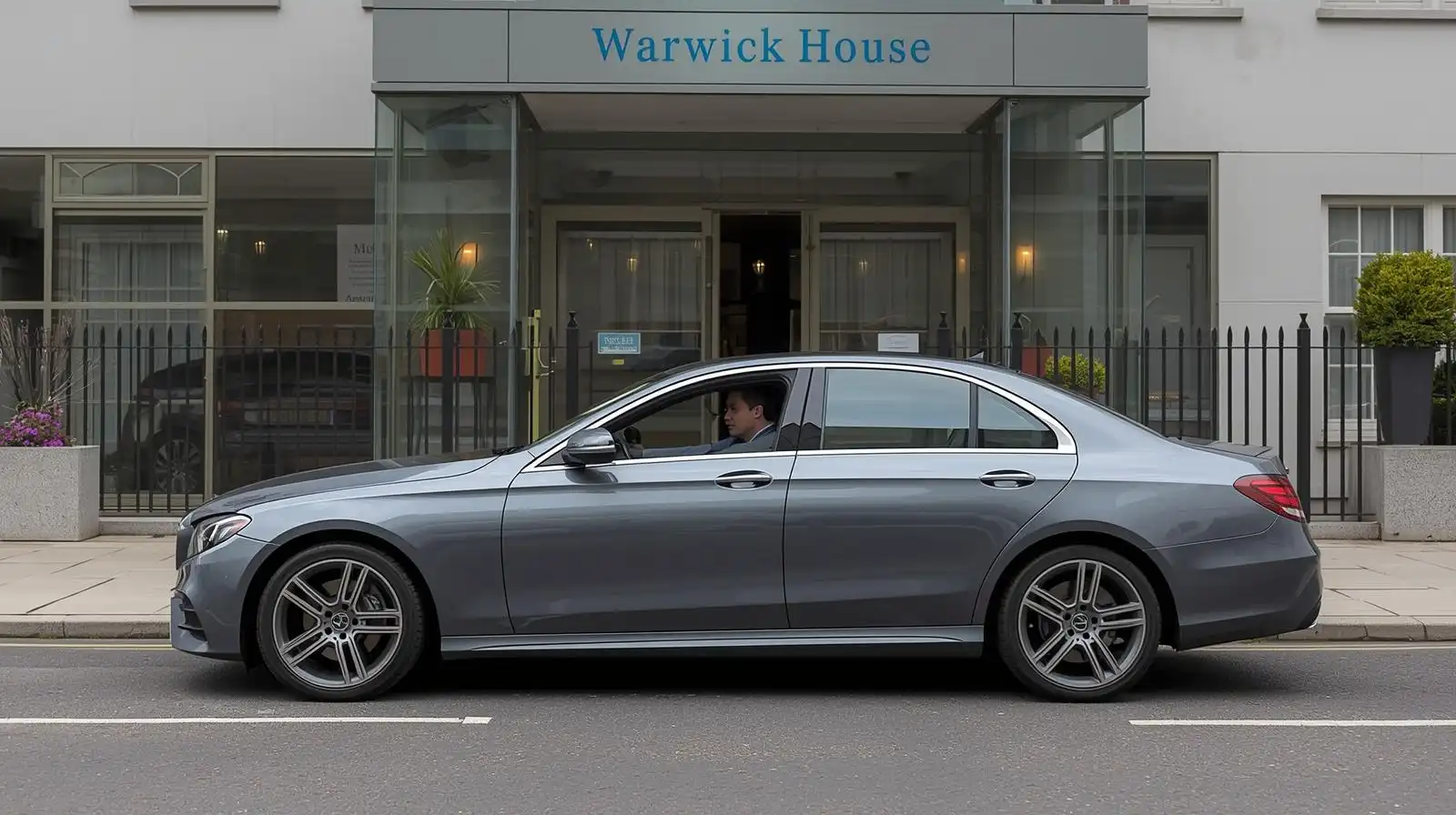 109 Warwick House Serviced Apartments Taxi Luton Airport Transfer
