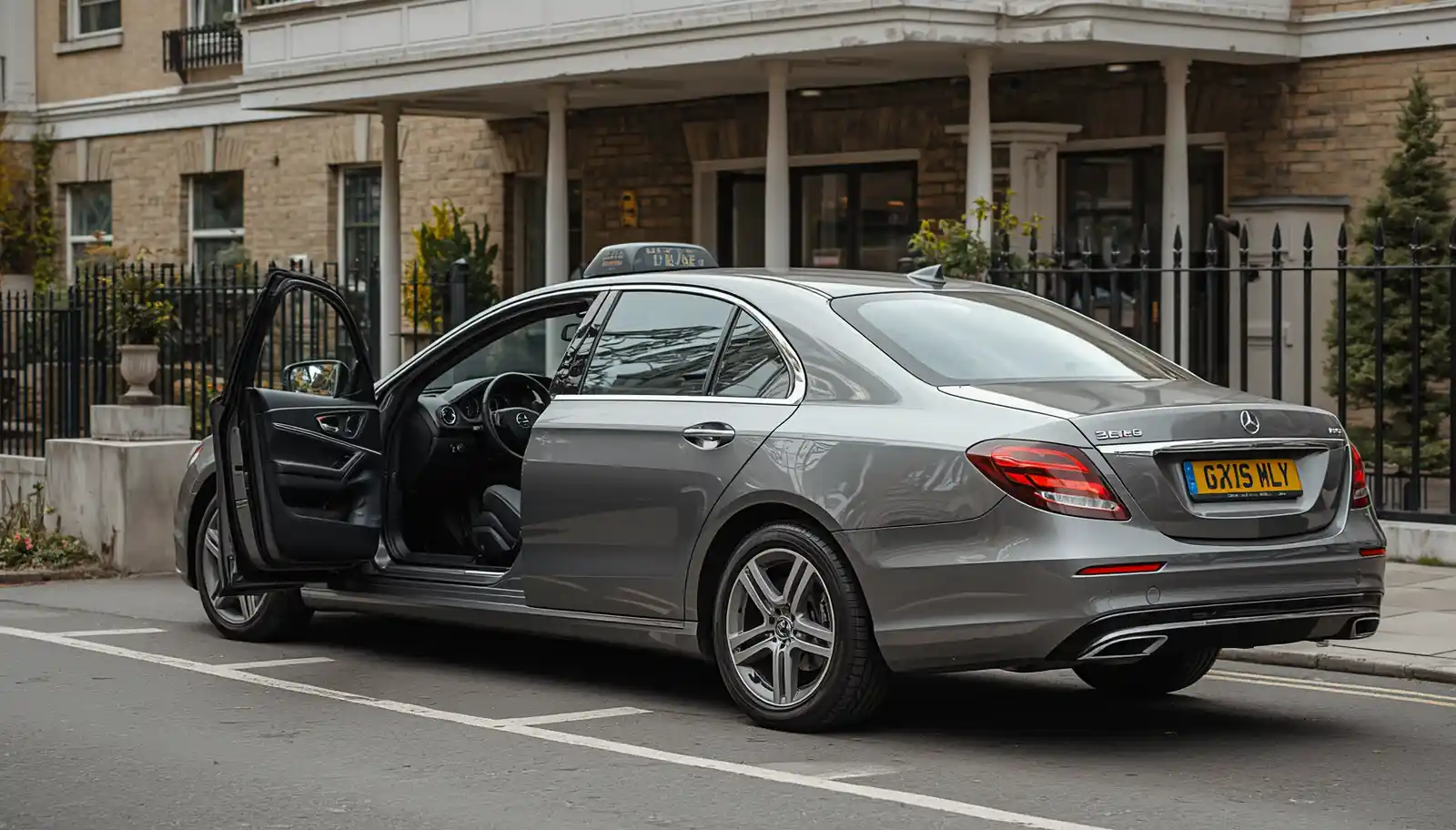 Caring Hotel Taxi Transfer to Luton Airport  Fixed Fare