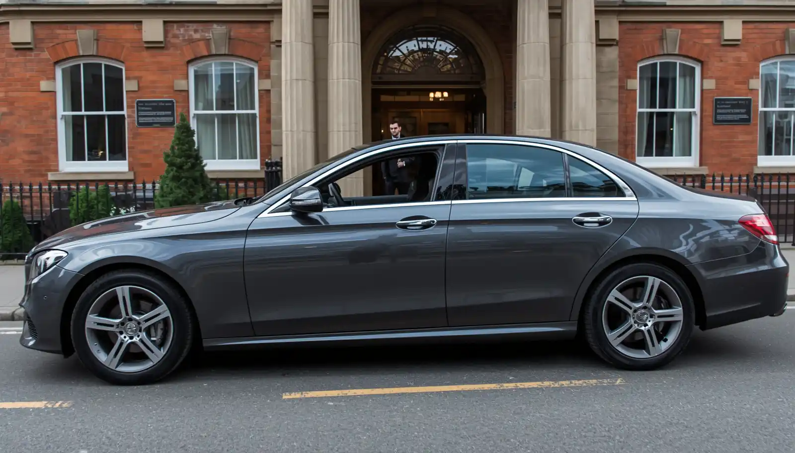 Cranley Hotel Taxi Transfer to Luton Airport Transfer Service