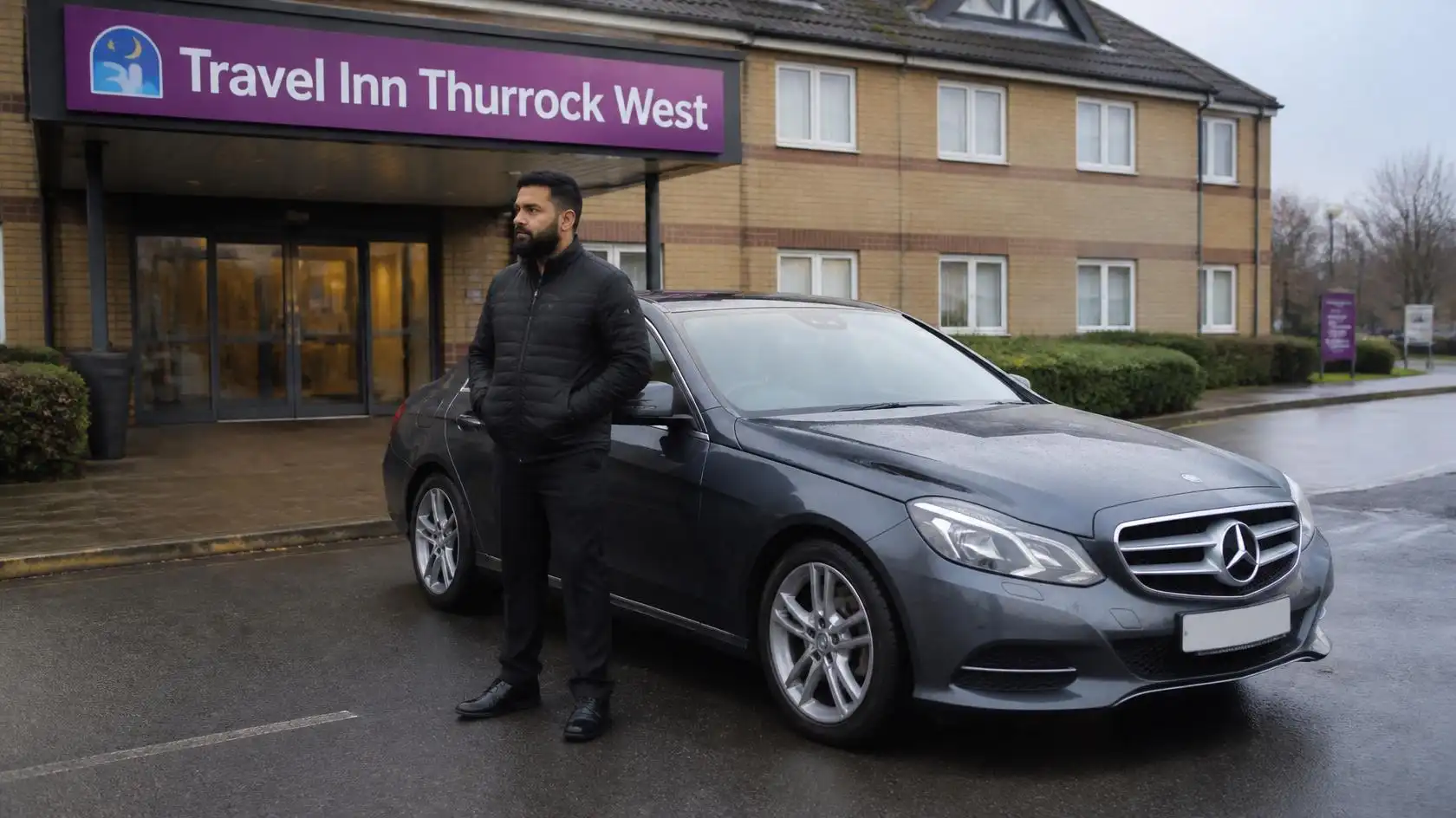 Travel Inn Thurrock West Taxi Transfer to Luton Airport